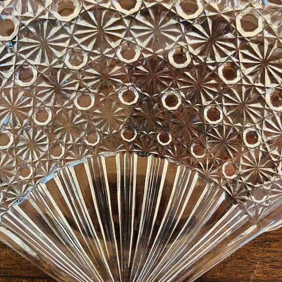 Vintage Glass Candy Trinket Dish Fan Shaped Classic Cottagecore Table Decor 50s - Picture 2 of 8